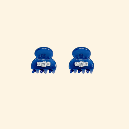 Par de presilhas pequenas em acetato azul com strass — Catherine Orzes